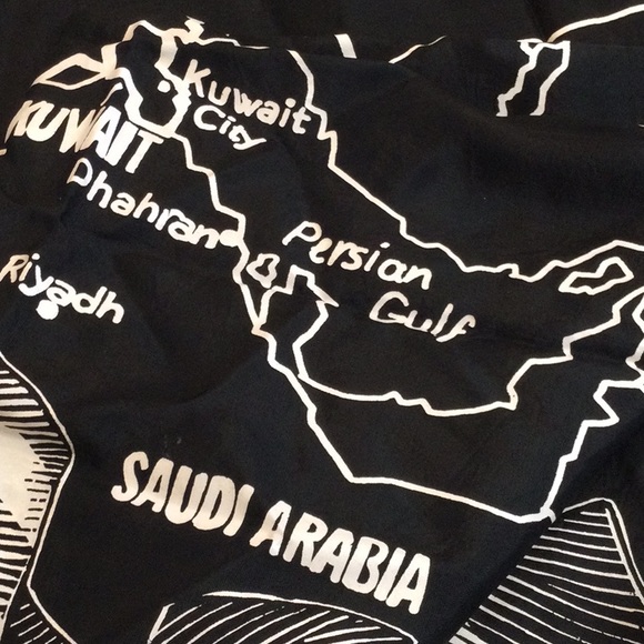 Operation Desert Storm banner 1991. 39 by 44 inches. Polyester screen print. - Picture 5 of 5